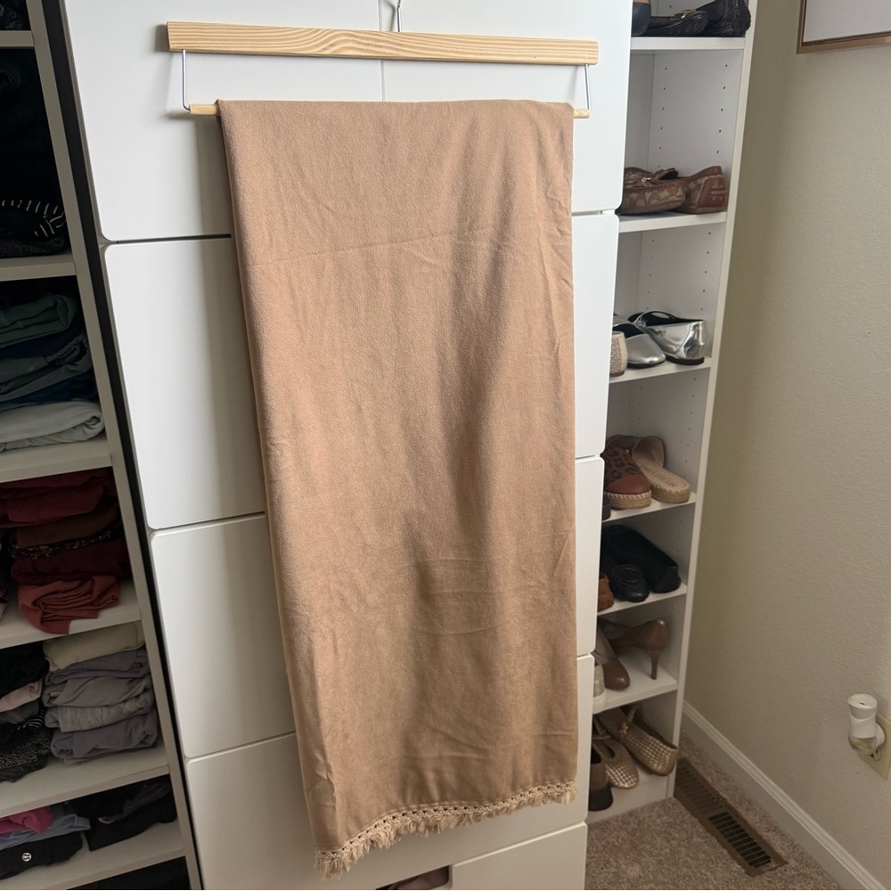 Beautiful and Cozy Light Brown and Beige Detail Throw Blanket